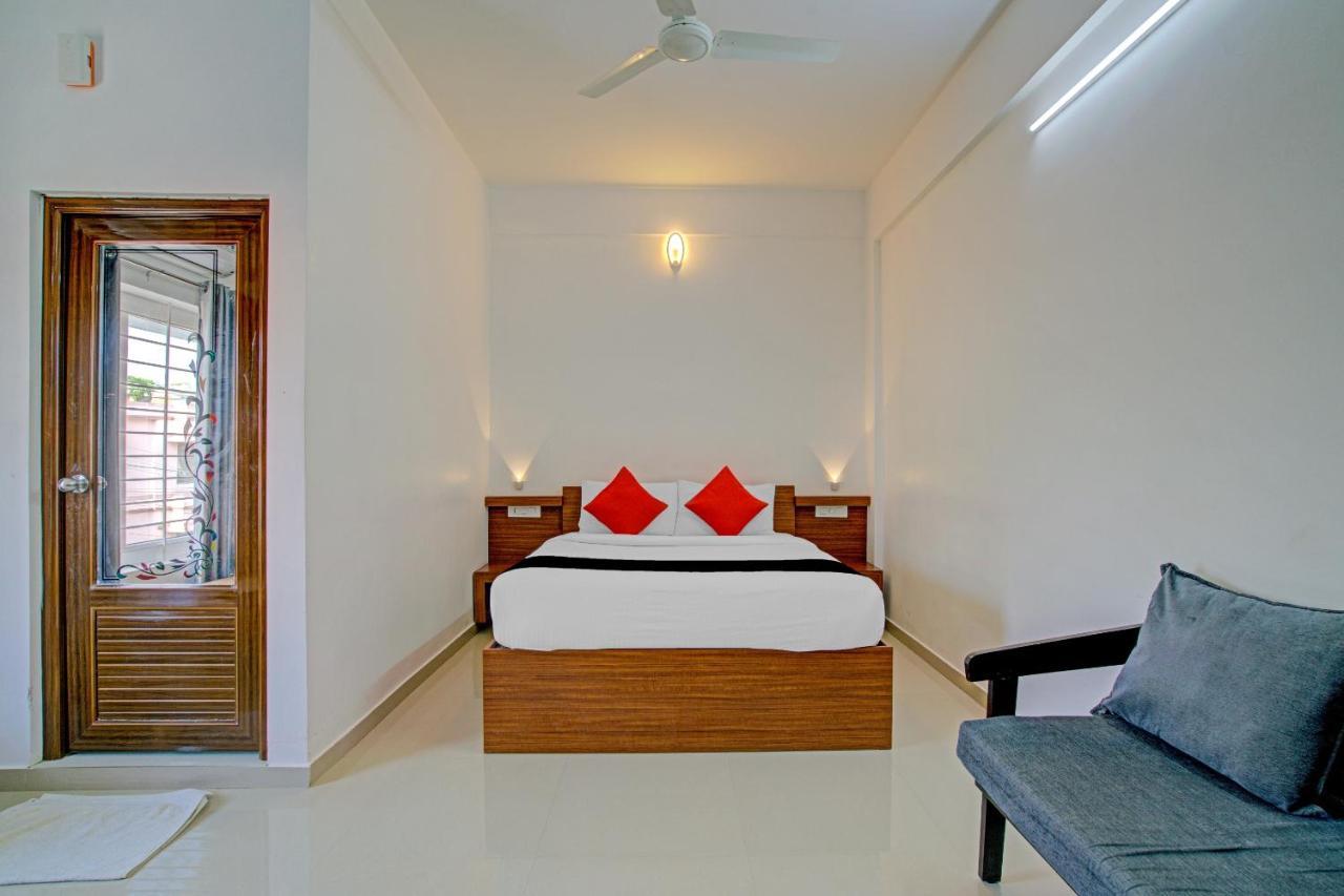Hotel Vaccinated Staff- Capital O 74715 Phoenix Holidays Kochi Zewnętrze zdjęcie
